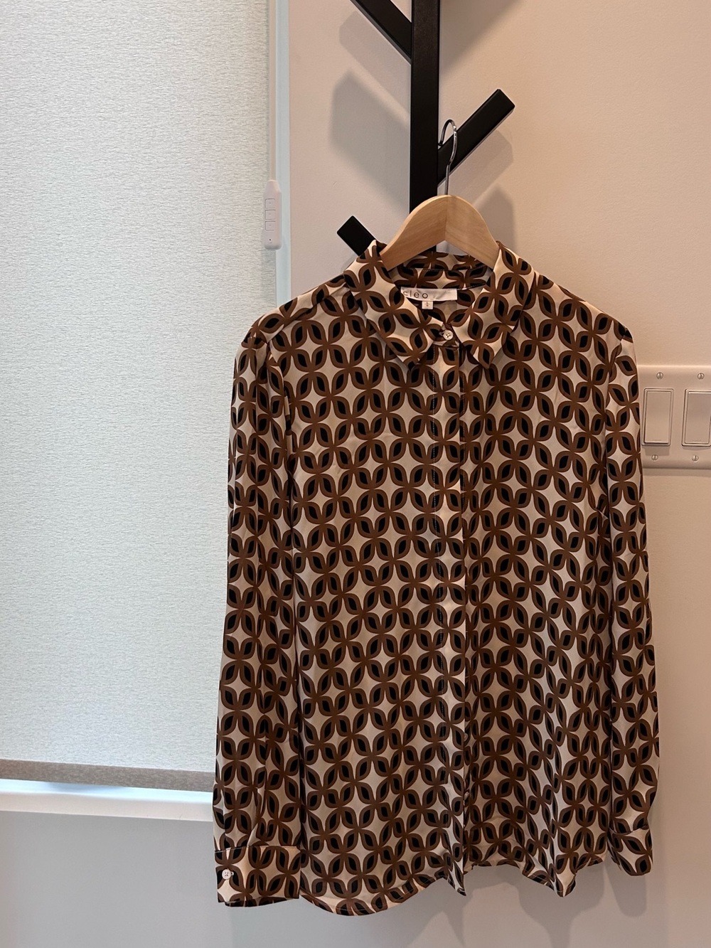 cleo Women's Geometric Button-Up Blouse - Brown & Cream